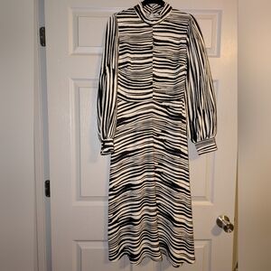 Black & White Zebra Stripe Long Sleeve Women's Dress